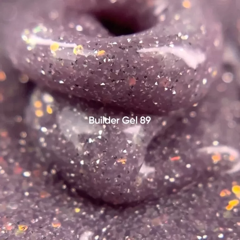 NAILSOFTHEDAY Builder gel 89 gaismu atstarojošais gēls ar opālu, vēsa lavanda