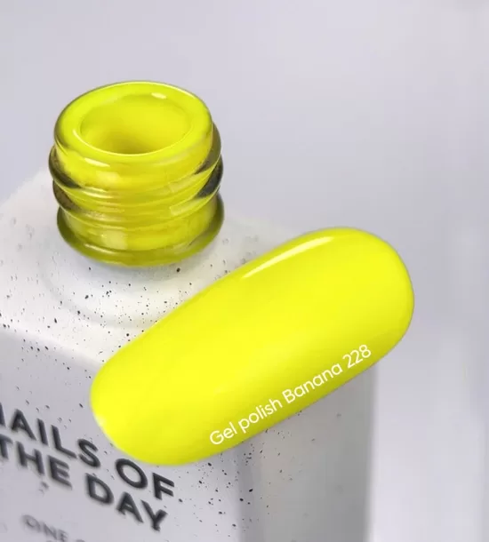 NAILSOFTHEDAY Banana 228